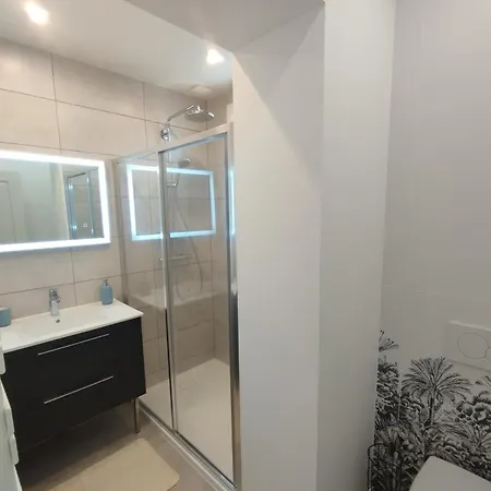 Maison 2 *